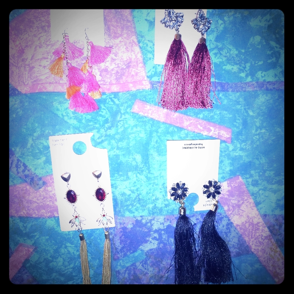 Fancy dangle new peirced earrings Xmas costume